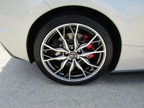 Used 2024 Chevrolet Corvette Stingray Preferred Cpe w/ Z51 Performance Package RWD image 22