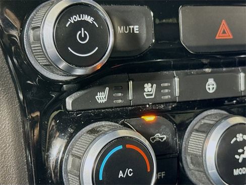 Used 2024 RAM 1500 Laramie image 19