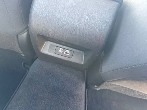 Used 2025 Nissan Altima 2.5 SV FWD image 14
