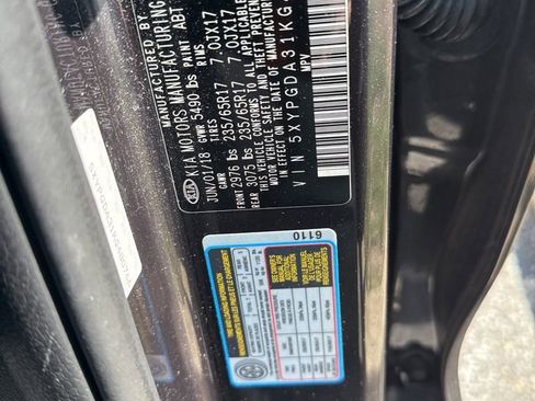 Used 2019 Kia Sorento LX image 12