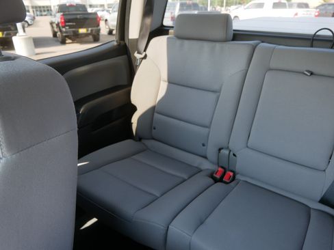 Used 2018 Chevrolet Silverado 1500 Custom w/ Custom Value Package AWD/4WD image 12