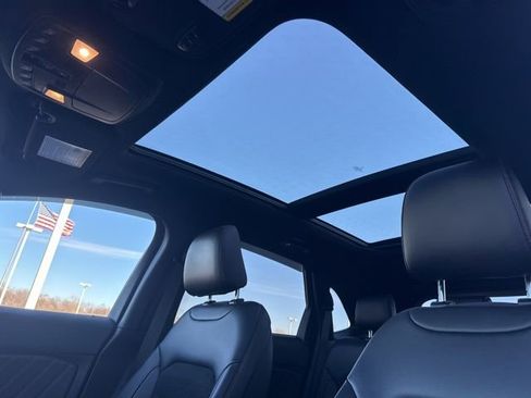 Used 2024 Ford Edge ST-Line image 12