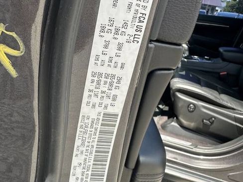 Used 2018 Jeep Grand Cherokee Limited image 16