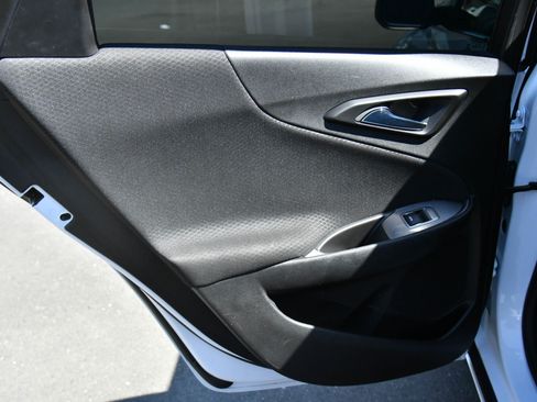 Used 2023 Chevrolet Malibu RS image 32