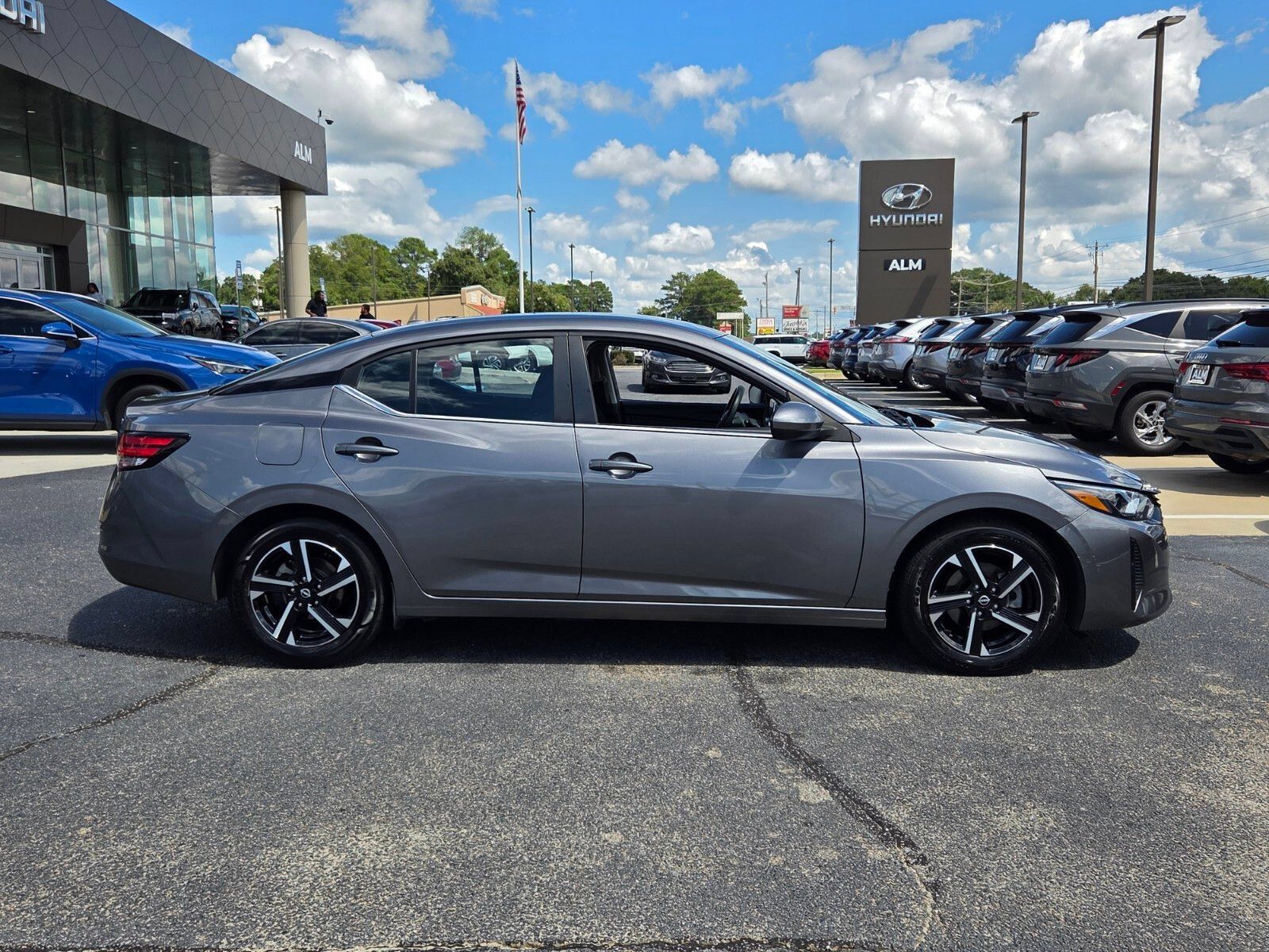 Used 2024 Nissan Sentra SV FWD image 15