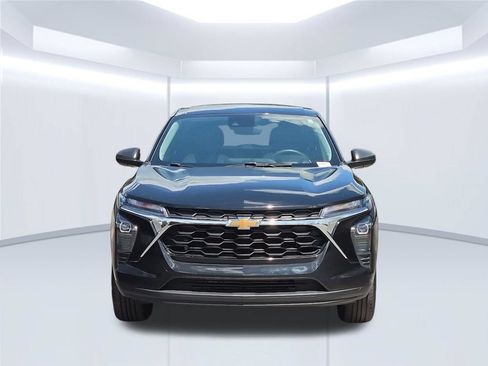 Used 2024 Chevrolet Trax LS FWD image 11