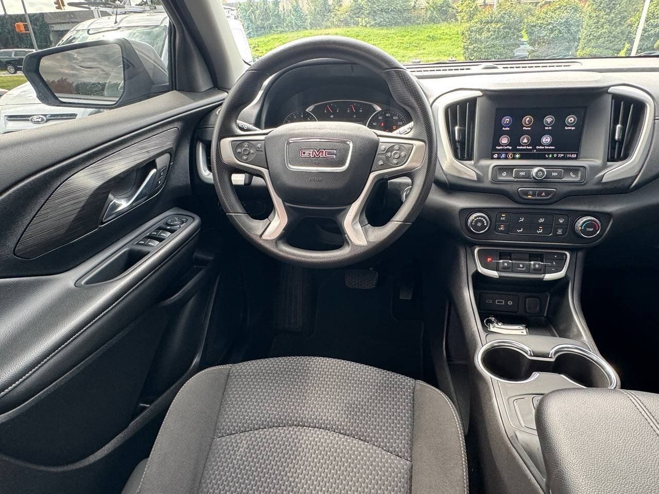 Used 2024 GMC Terrain SLE AWD/4WD image 15