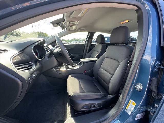 Used 2025 Chevrolet Malibu LT FWD image 16