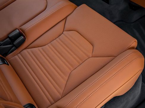 Used 2026 Lamborghini Urus SE image 39