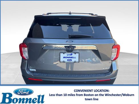 Certified 2022 Ford Explorer XLT w/ Equipment Group 202A image 4
