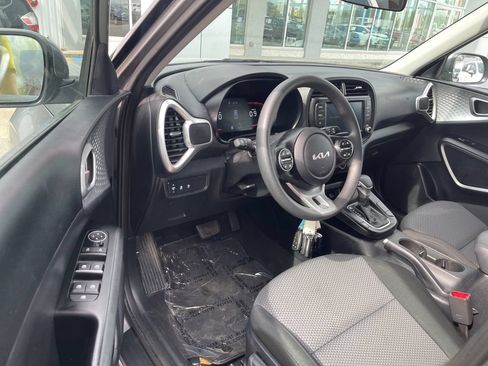 Used 2024 Kia Soul LX w/ Option Group 015 FWD image 6