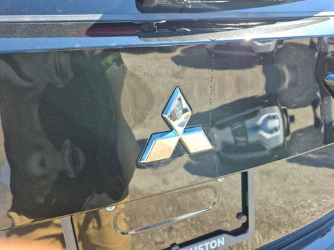 New 2026 Mitsubishi Outlander SE FWD image 12