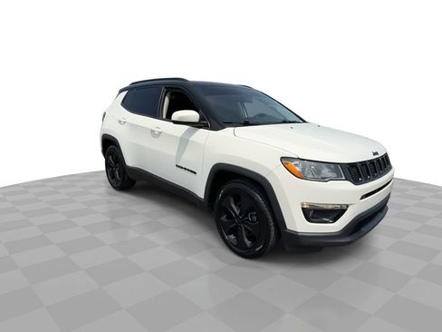 Used 2021 Jeep Compass Latitude w/ Sun and Sound Group FWD image 2