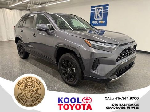 Certified 2025 Toyota RAV4 SE w/ Convenience Package image 1