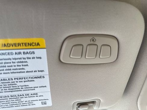 Used 2023 Ford Explorer Platinum w/ Premium Technology Package image 33