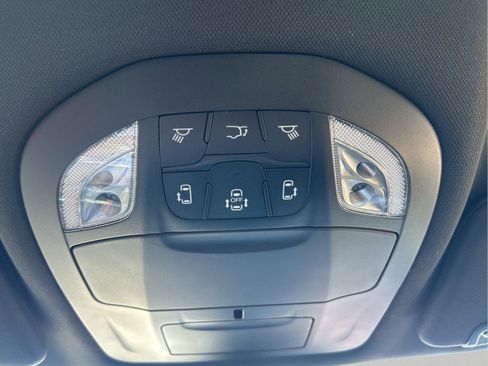 New 2026 Chrysler Pacifica Select image 21