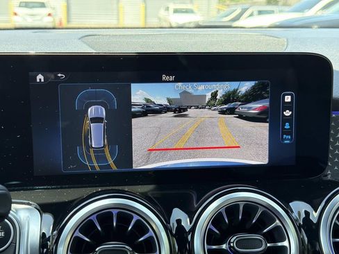 Used 2025 Mercedes-Benz GLB 250 image 25