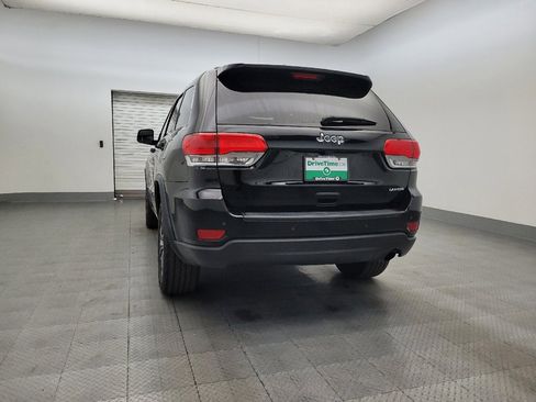 Used 2019 Jeep Grand Cherokee Laredo w/ Laredo X Package image 6