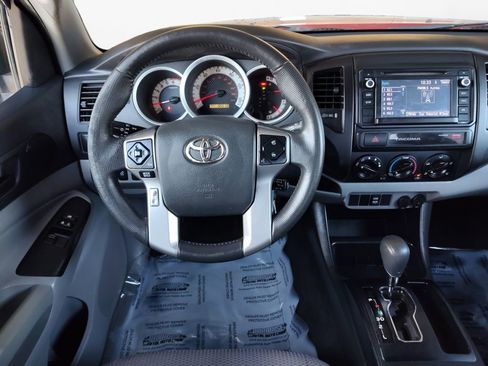 Used 2015 Toyota Tacoma 2WD Access Cab image 18
