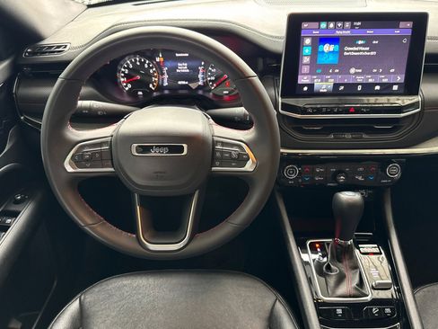 Used 2024 Jeep Compass Trailhawk image 14