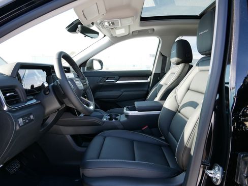 New 2026 GMC Terrain Denali w/ LPO, Black Badging Package image 13