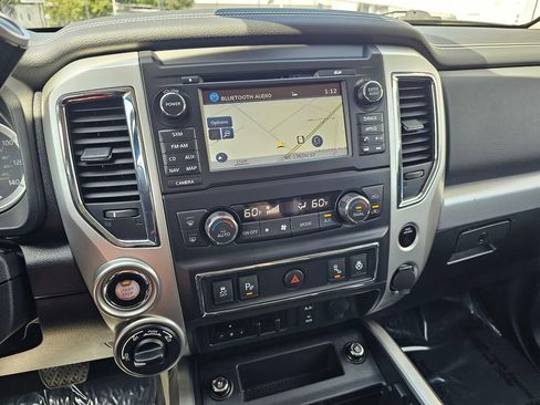 Used 2018 Nissan Titan PRO-4X w/ Pro-4x Convenience Package AWD/4WD image 28