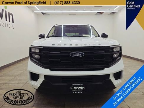 Used 2025 Ford Expedition Active AWD/4WD image 8