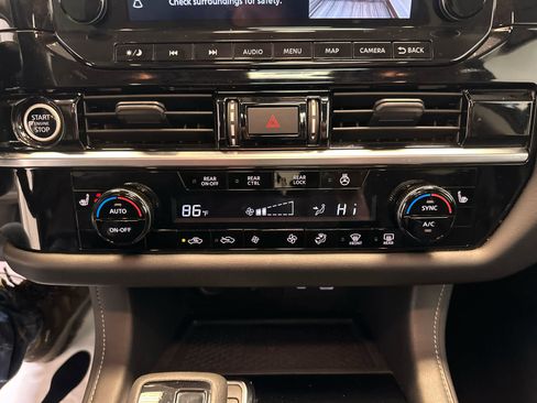 Certified 2023 Nissan Pathfinder SL w/ SL Premium Package image 19