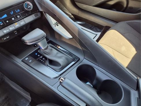 Used 2025 Hyundai Elantra Sport FWD image 14