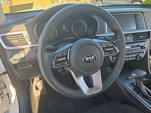 Used 2020 Kia Optima LX image 17