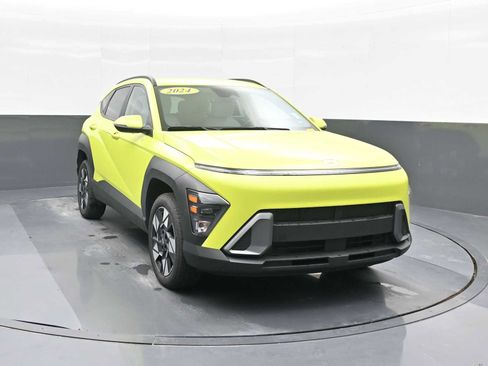Used 2024 Hyundai Kona SEL w/ Convenience Package image 3