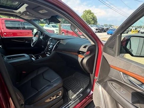 Used 2016 Cadillac Escalade Luxury AWD/4WD image 20