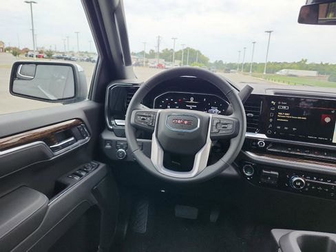 New 2026 GMC Sierra 1500 SLE image 10