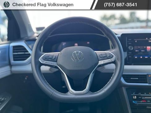 Used 2025 Volkswagen Taos SE FWD image 33