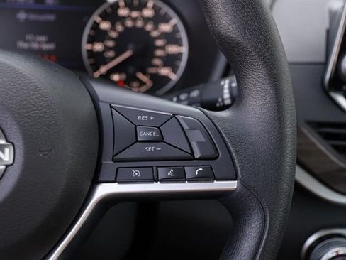 Certified 2025 Nissan Altima 2.5 SV FWD image 12