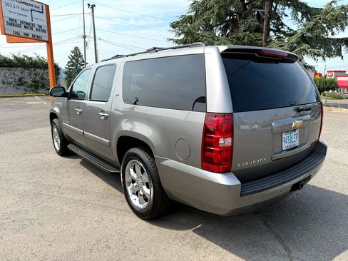 Used 2008 Chevrolet Suburban LTZ w/ LTZ Preferred Equipment Group image 3