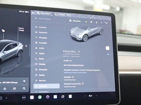 Used 2025 Tesla Model Y Long Range AWD/4WD image 25