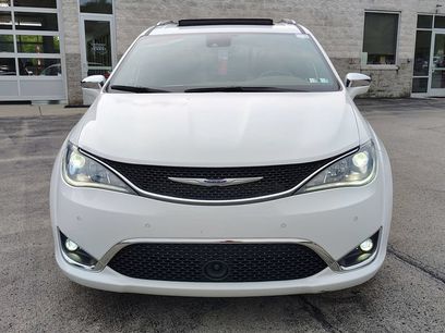 Used 2020 Chrysler Pacifica Limited w/ Advanced Safetytec Group