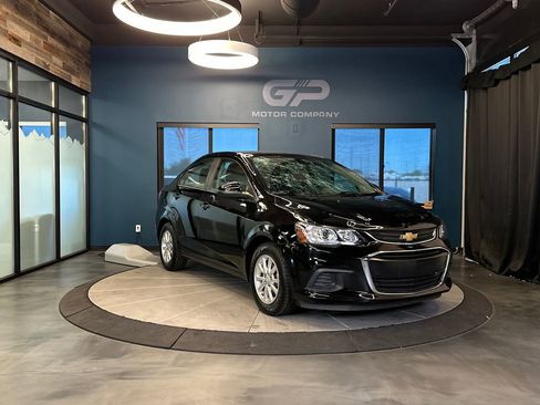 Used 2019 Chevrolet Sonic LT FWD image 1