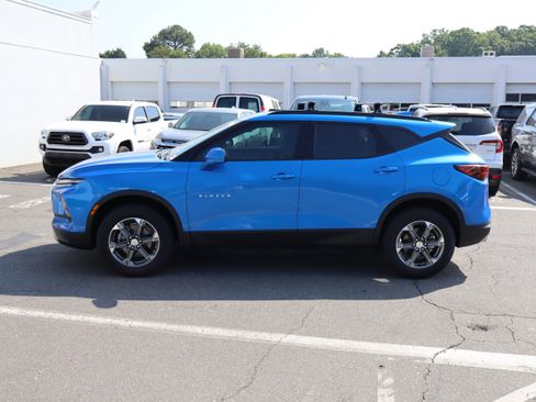 Used 2026 Chevrolet Blazer LT w/ Convenience Package FWD image 19