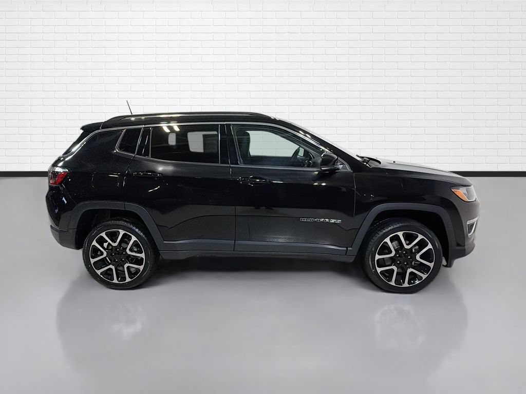 Used 2018 Jeep Compass Limited w/ Navigation Group AWD/4WD image 10