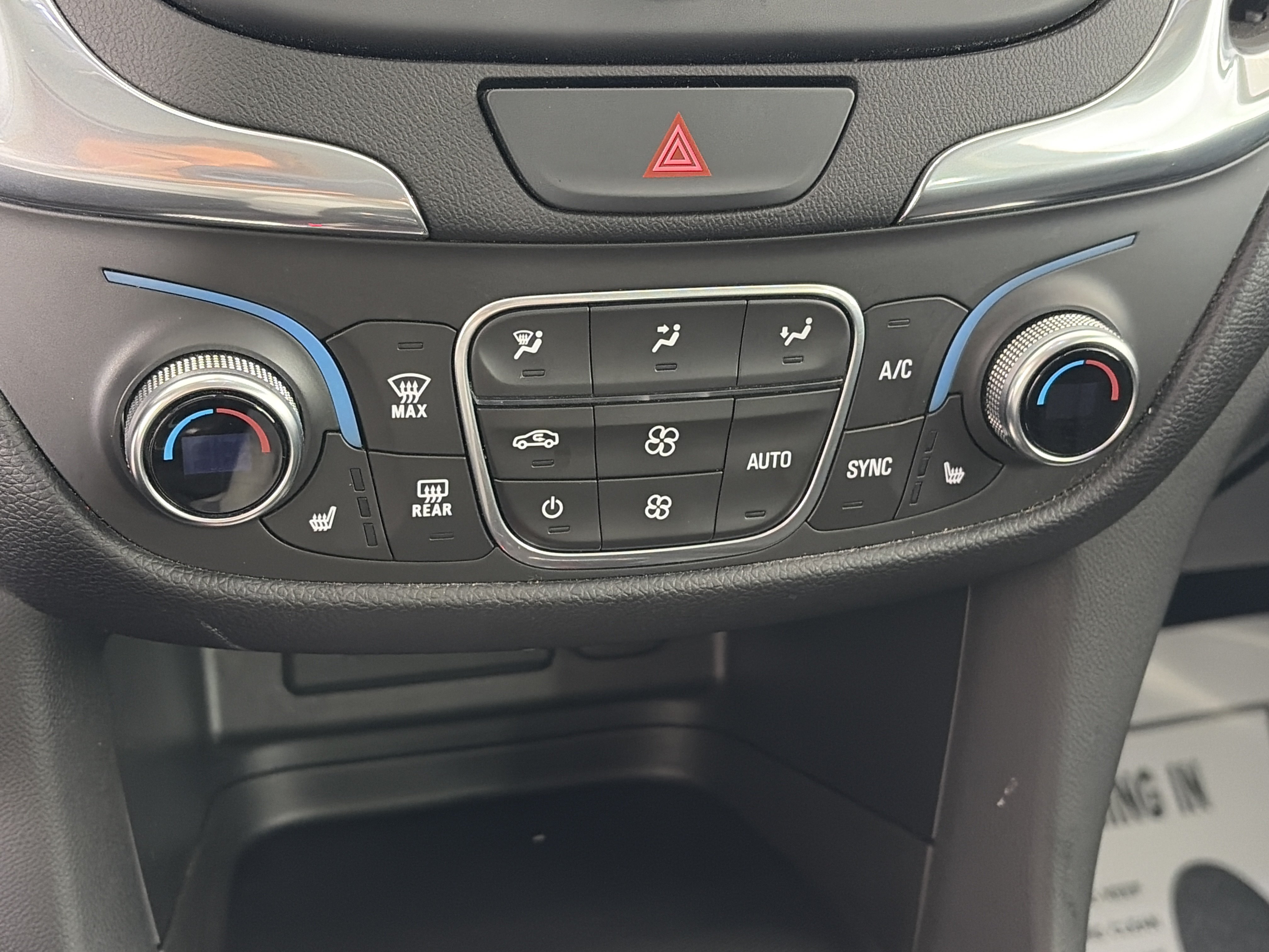 Used 2019 Chevrolet Equinox LT FWD image 22