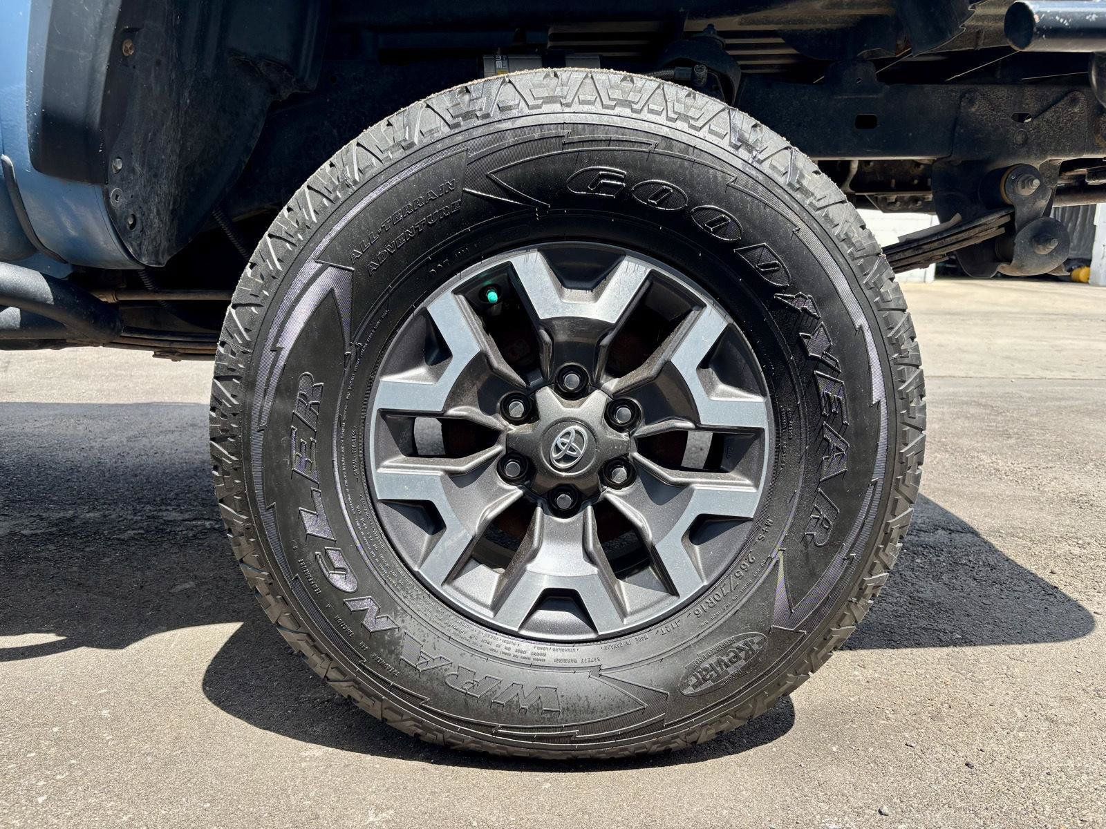 Used 2019 Toyota Tacoma TRD Off-Road AWD/4WD image 21