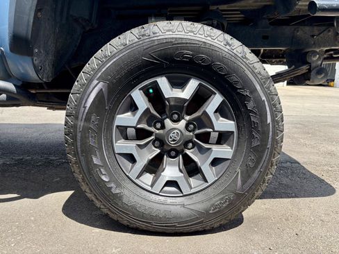 Used 2019 Toyota Tacoma TRD Off-Road AWD/4WD image 21