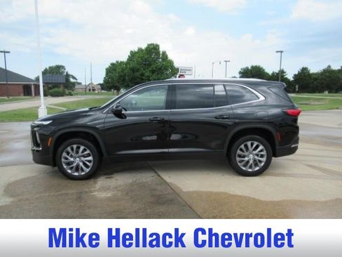 Used 2025 Buick Enclave Preferred FWD image 4