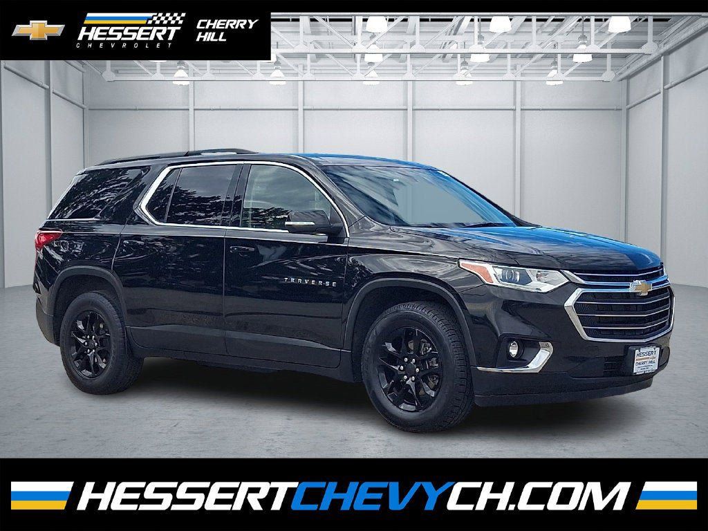 Certified 2021 Chevrolet Traverse LT FWD image 1