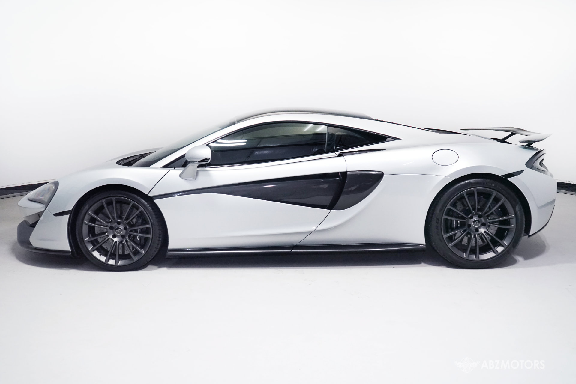 Used 2017 McLaren 570S Coupe RWD image 5