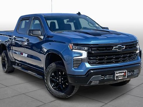 Used 2024 Chevrolet Silverado 1500 LT Trail Boss w/ Dark Appearance Package image 3