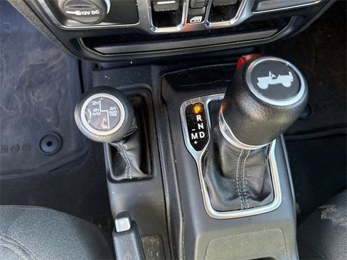 Used 2024 Jeep Wrangler Unlimited w/ Convenience Group image 22