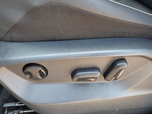 Used 2021 Volkswagen Tiguan SEL FWD image 27